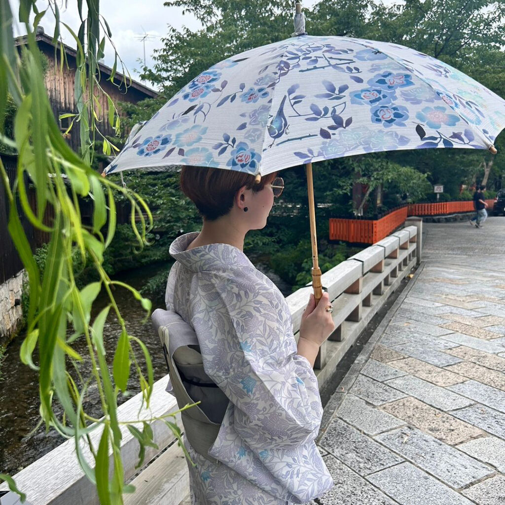 花サラサと鬼火